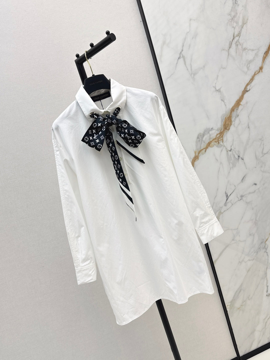 Louis 25fw scarf shirt