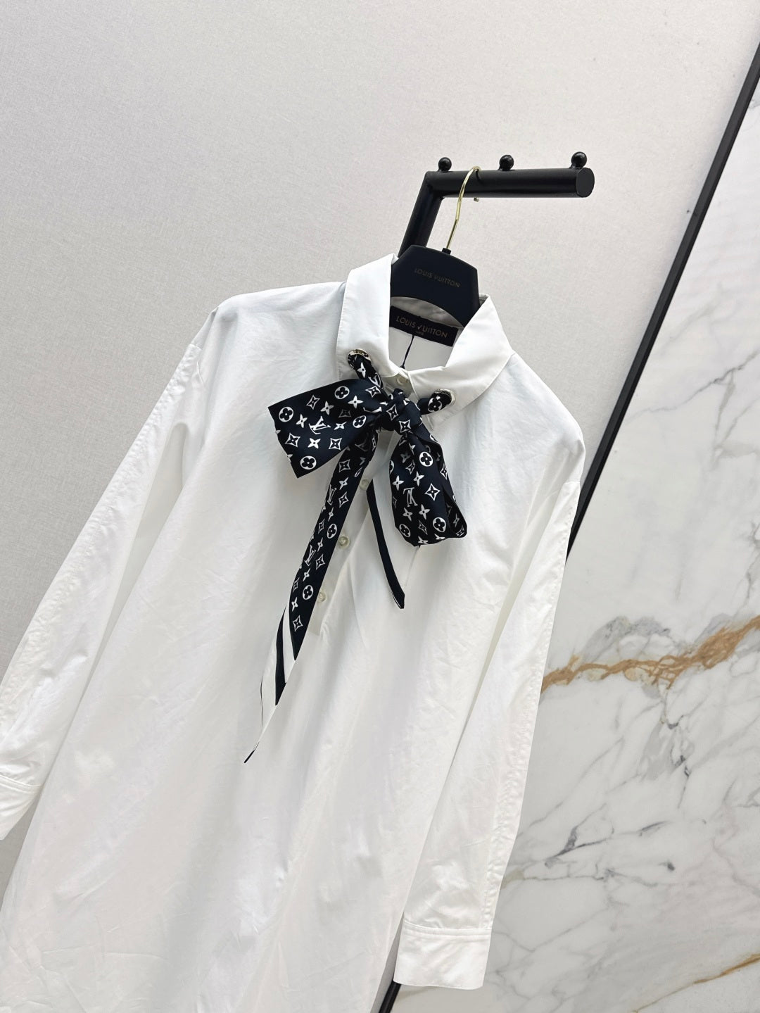 Louis 25fw scarf shirt