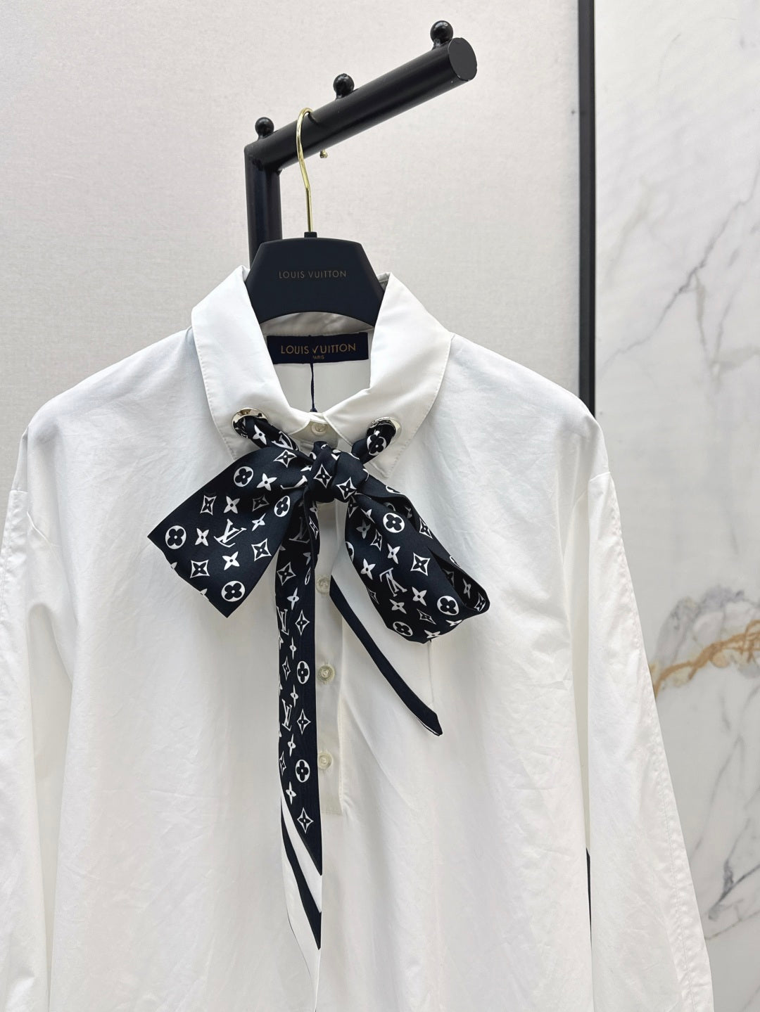 Louis 25fw scarf shirt