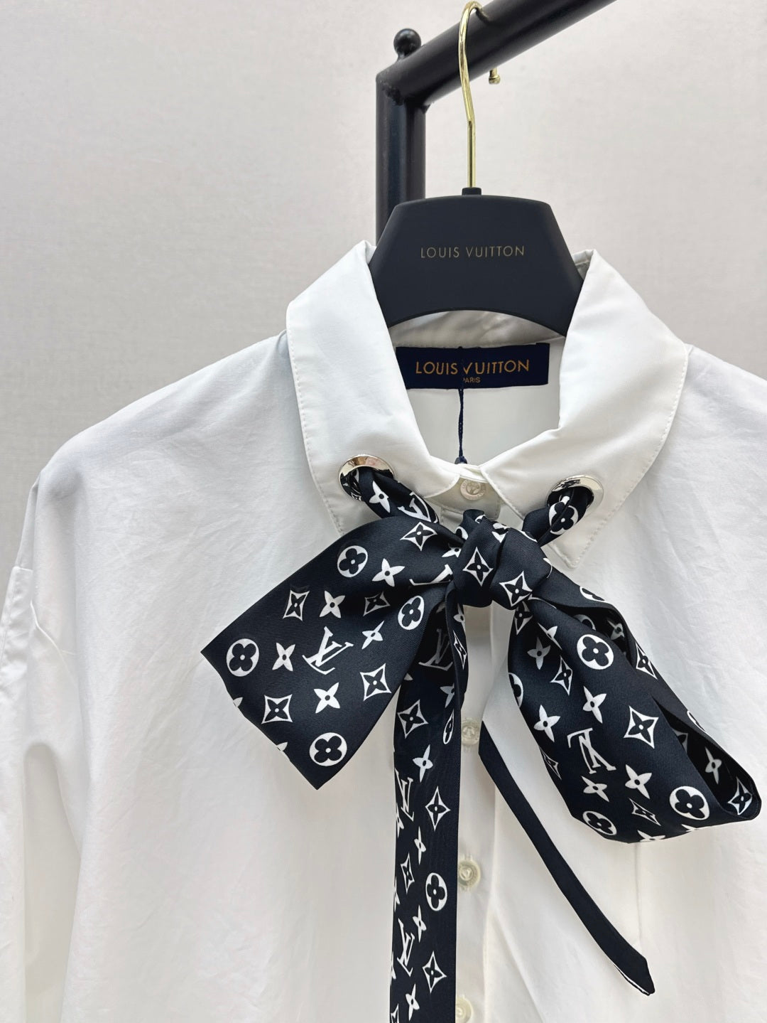 Louis 25fw scarf shirt
