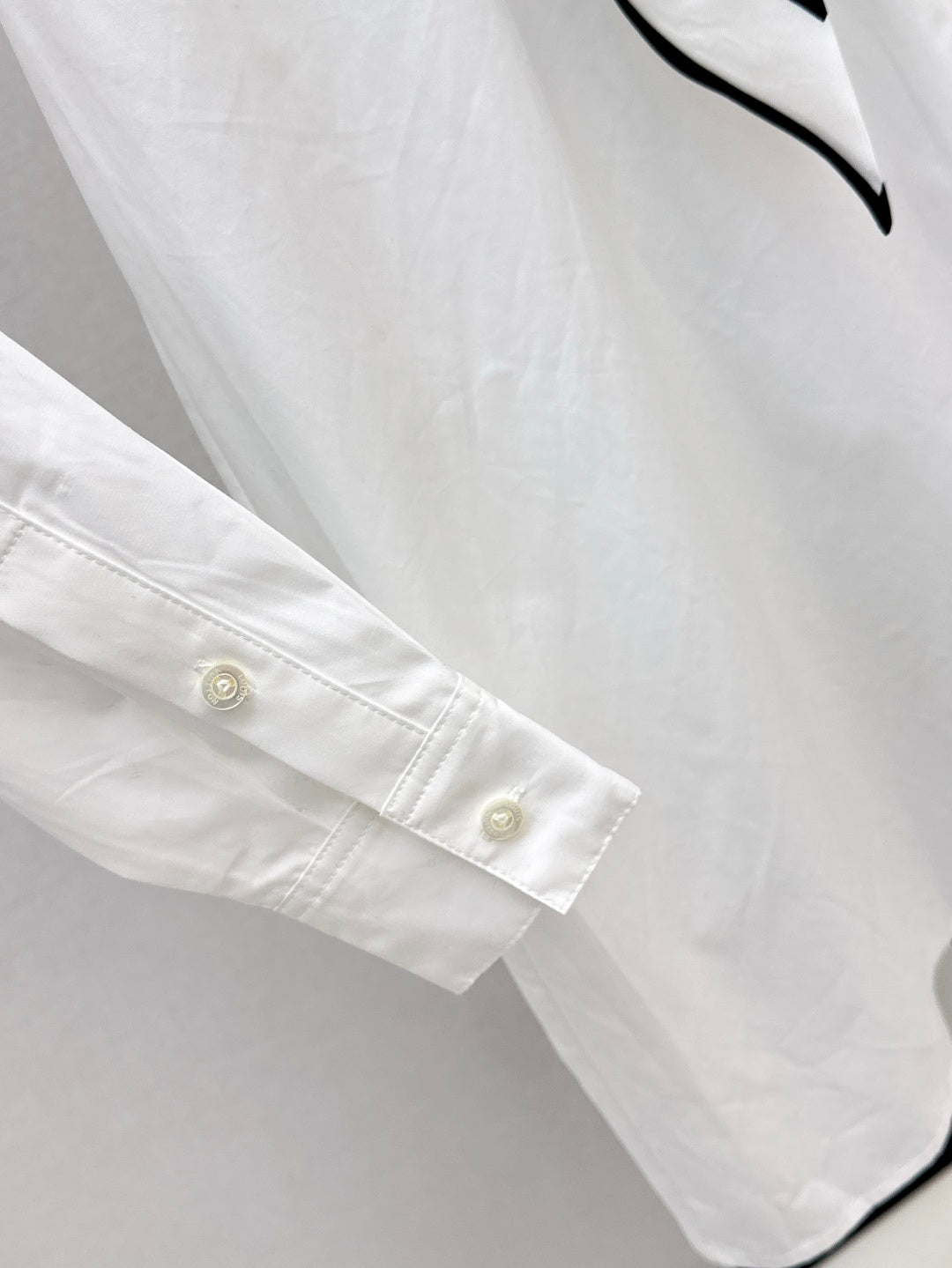 Louis 25fw scarf shirt