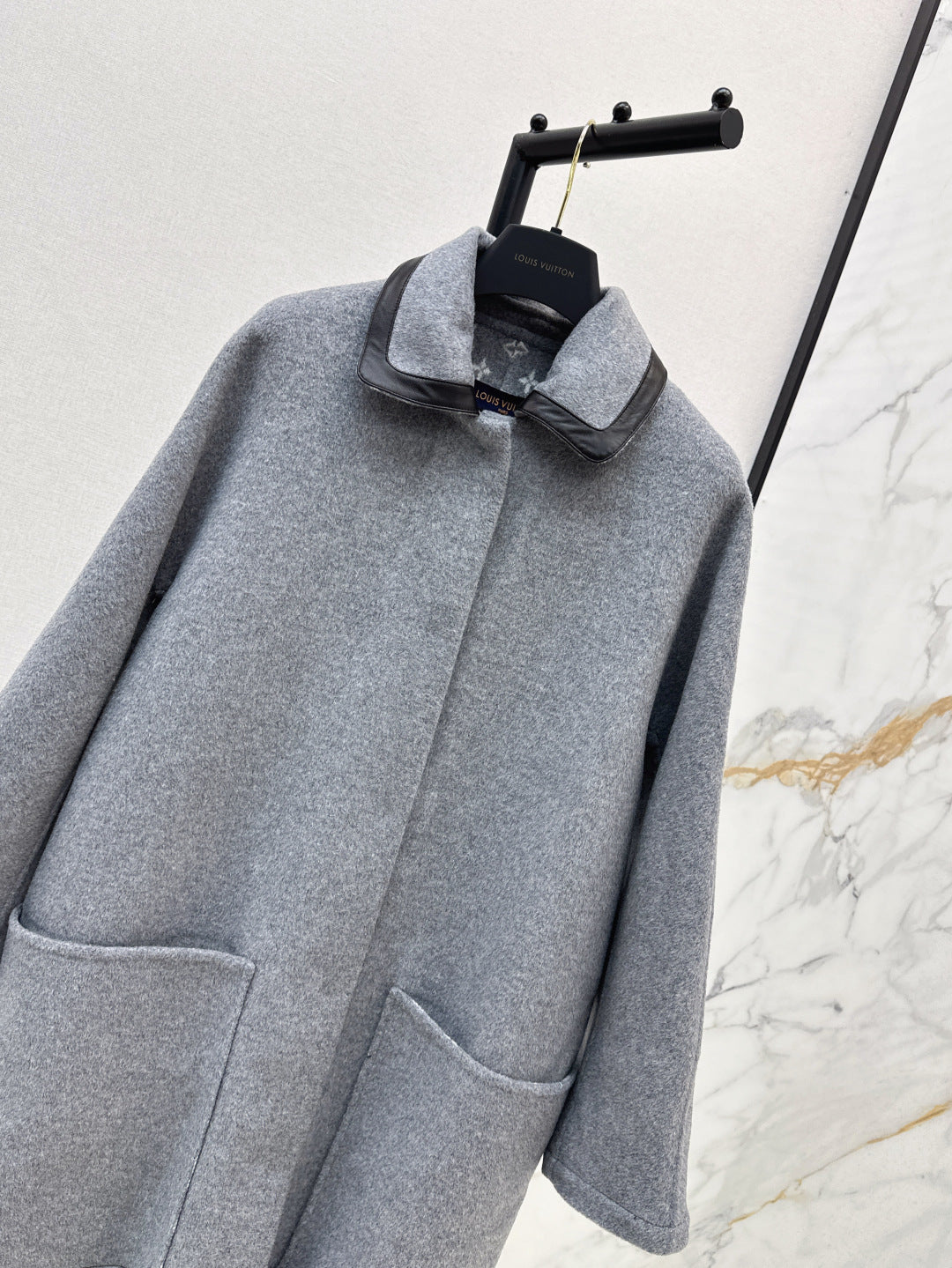 Louis 25fw reversible coat