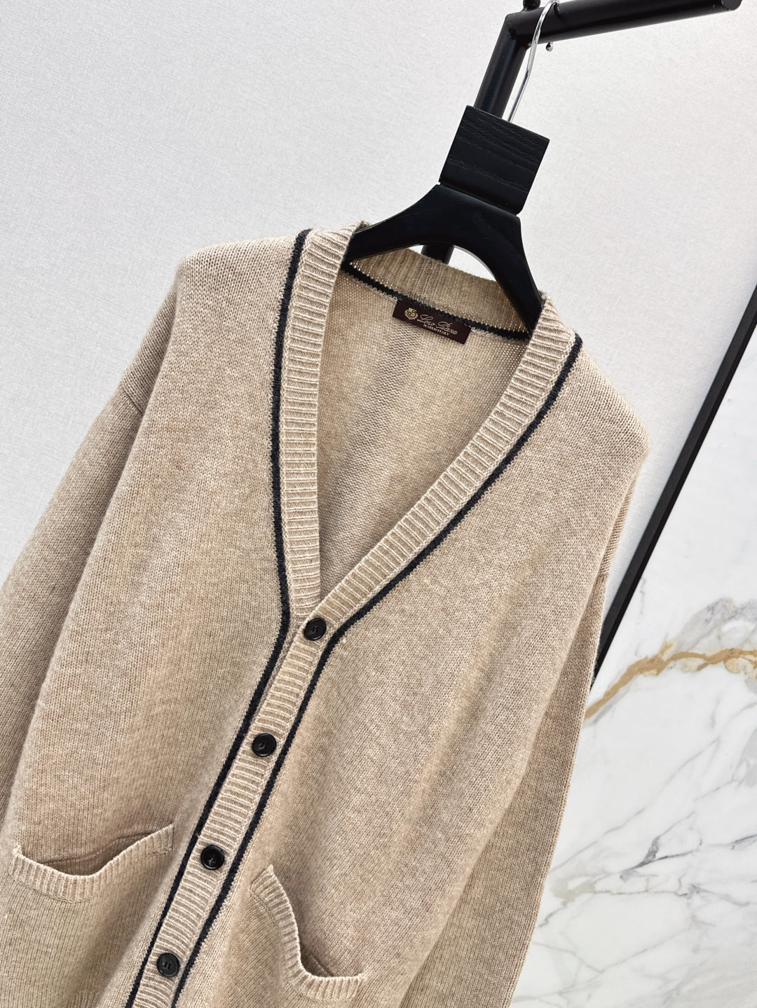 Loro 25fw cashmere cardigan