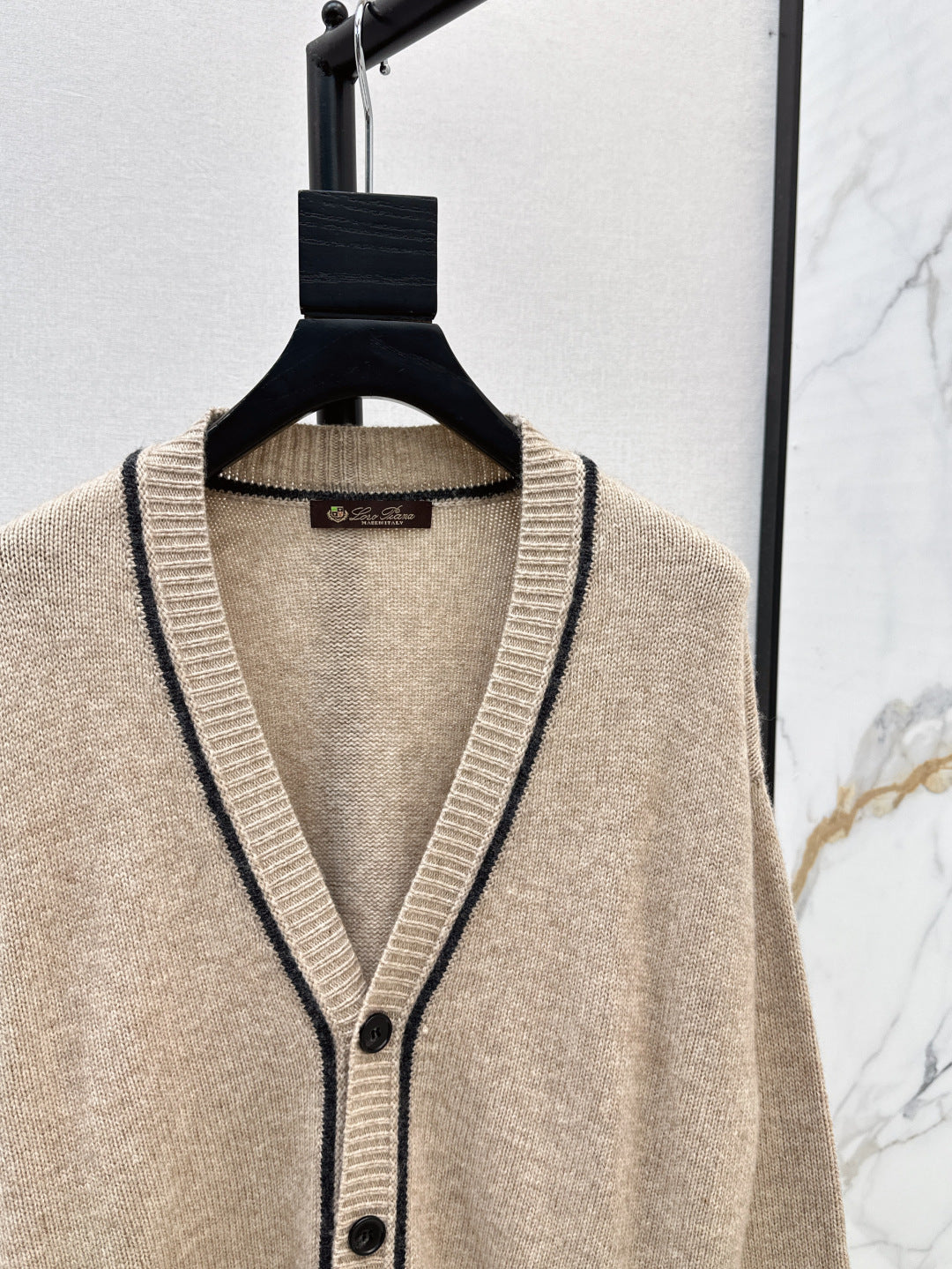 Loro 25fw cashmere cardigan