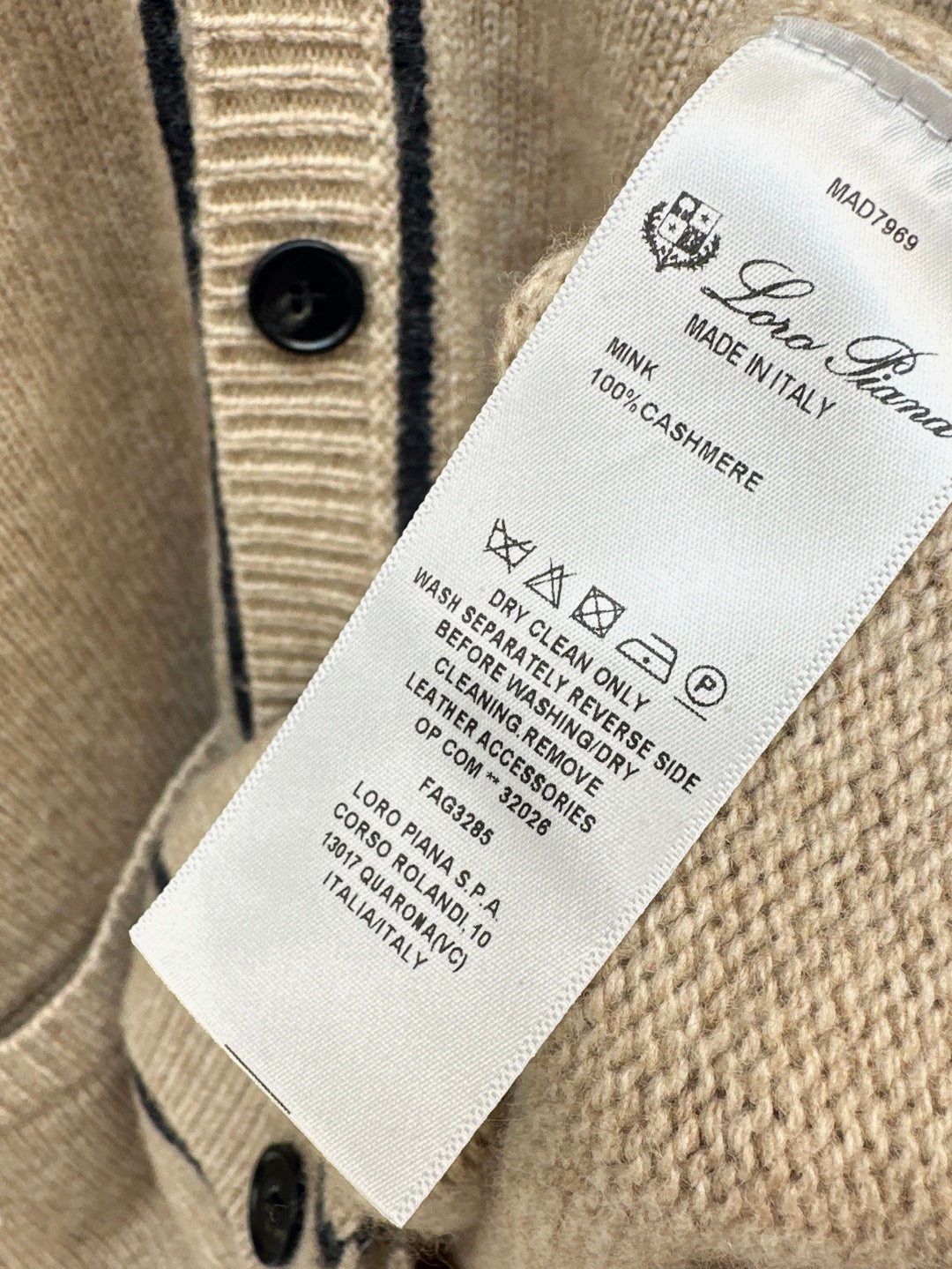 Loro 25fw cashmere cardigan