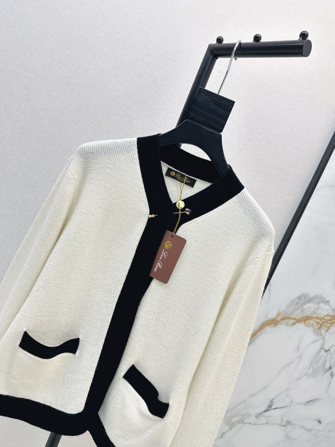 Loro 25fw cashmere cardigan