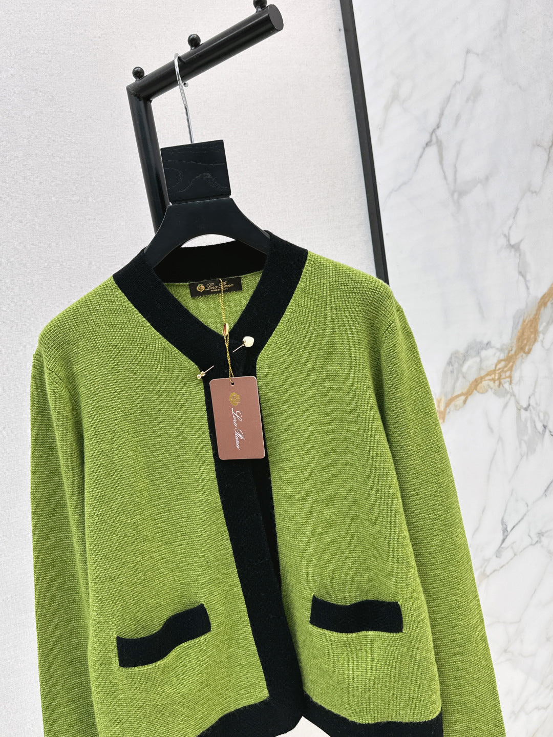 Loro 25fw cashmere cardigan