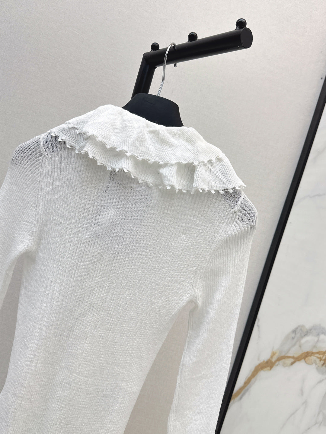 CD 25fw ruffle sweater