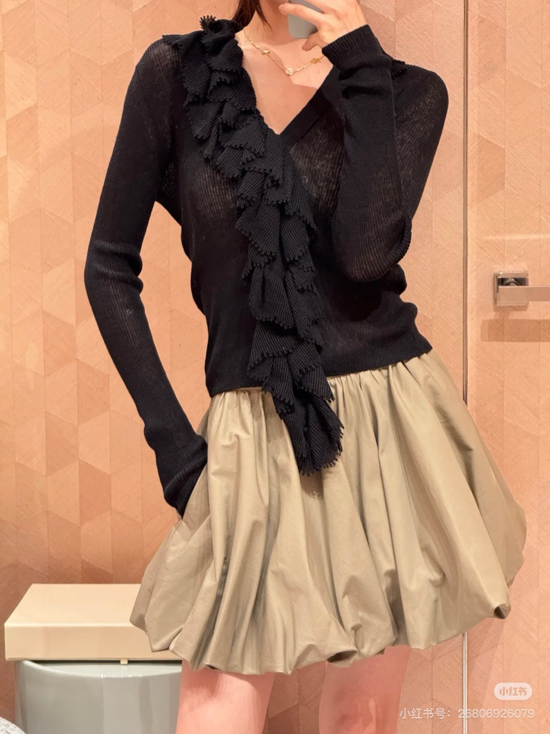 CD 25fw ruffle sweater