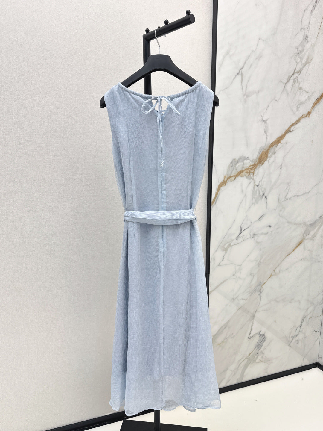 CD 25fw sleeveless dress