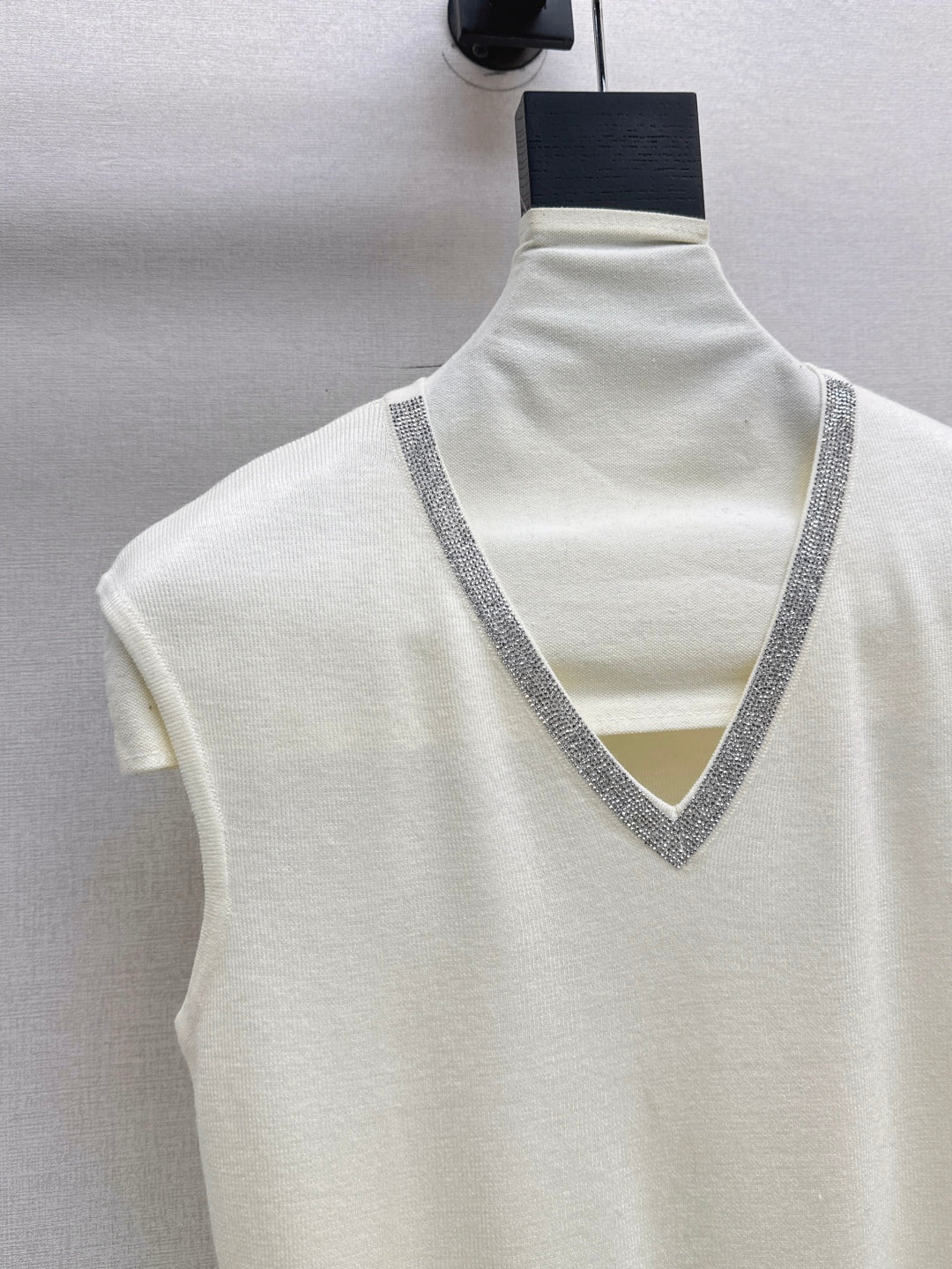 Brune 25fw v-neck vest