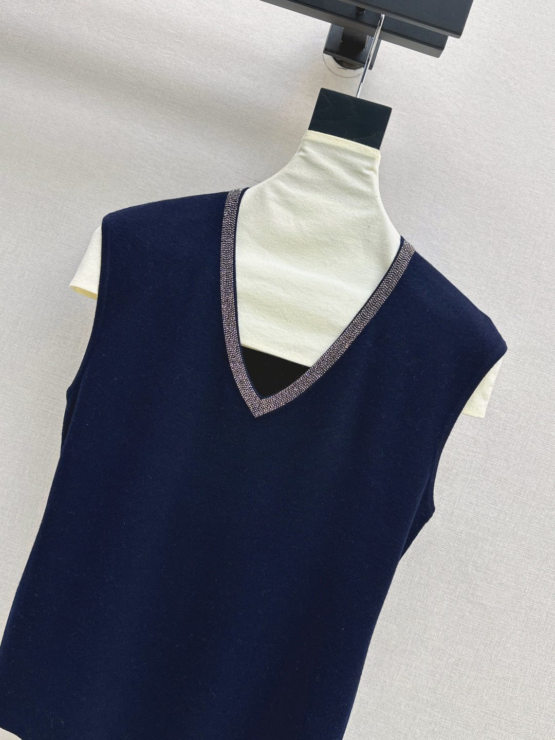 Brune 25fw v-neck vest