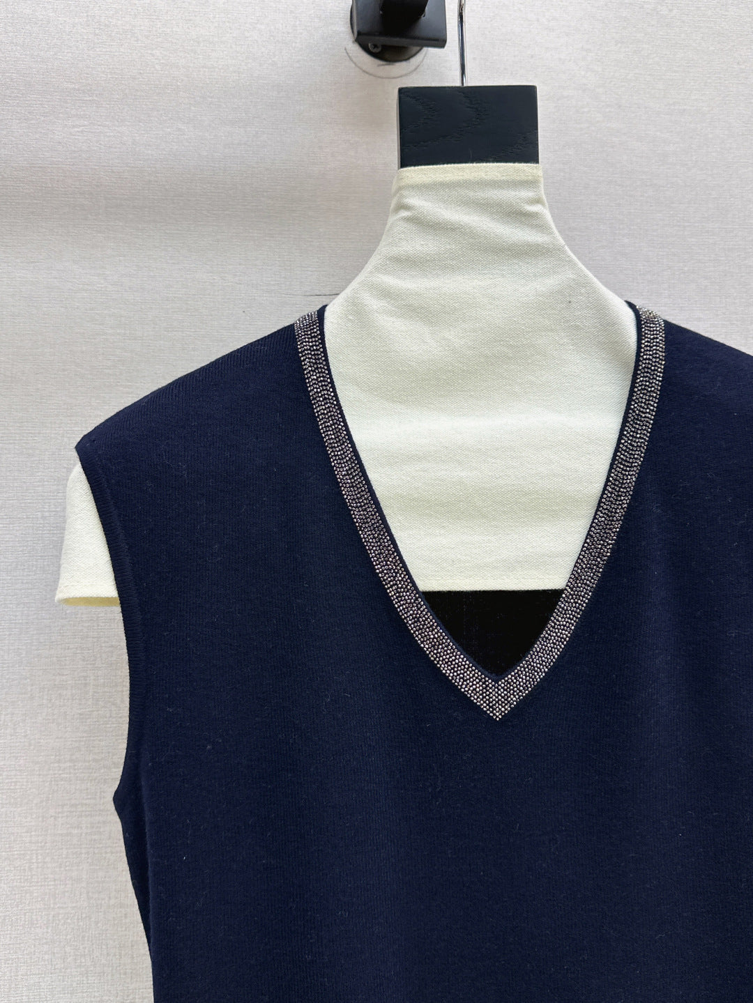 Brune 25fw v-neck vest