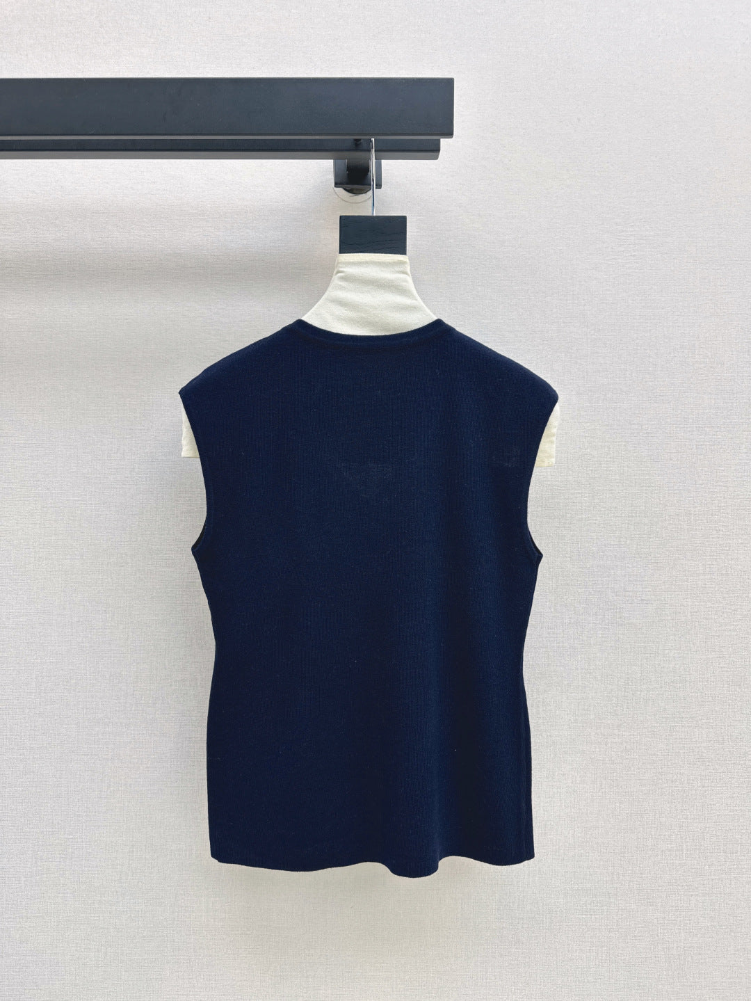 Brune 25fw v-neck vest