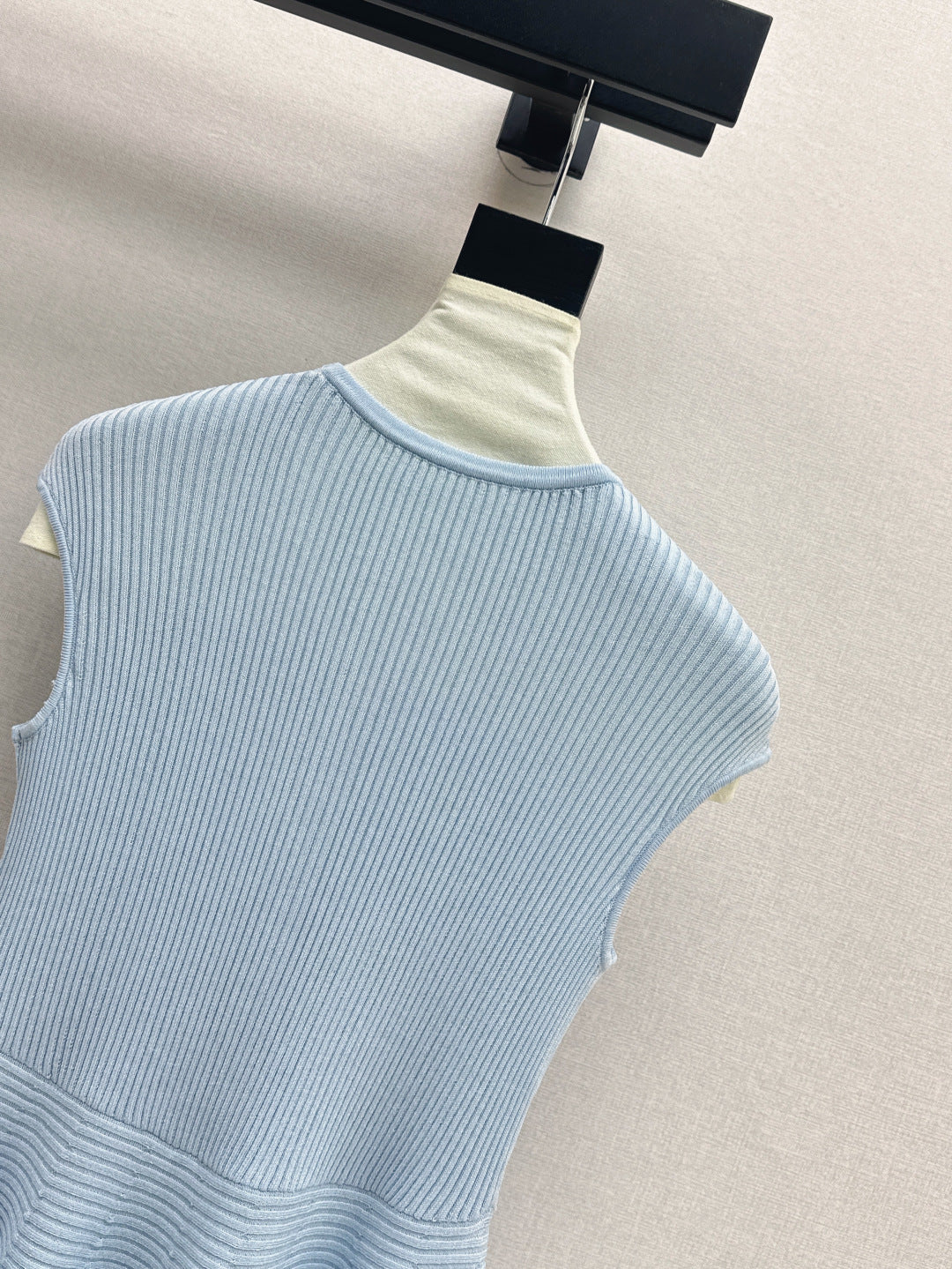 CD 25fw knitted vest