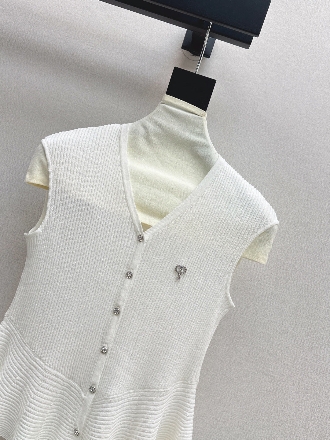 CD 25fw knitted vest