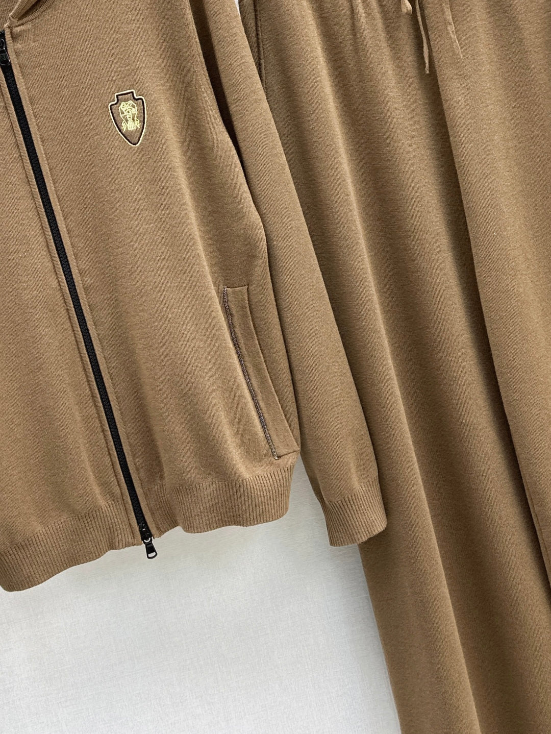 Brune 25fw knitted suit