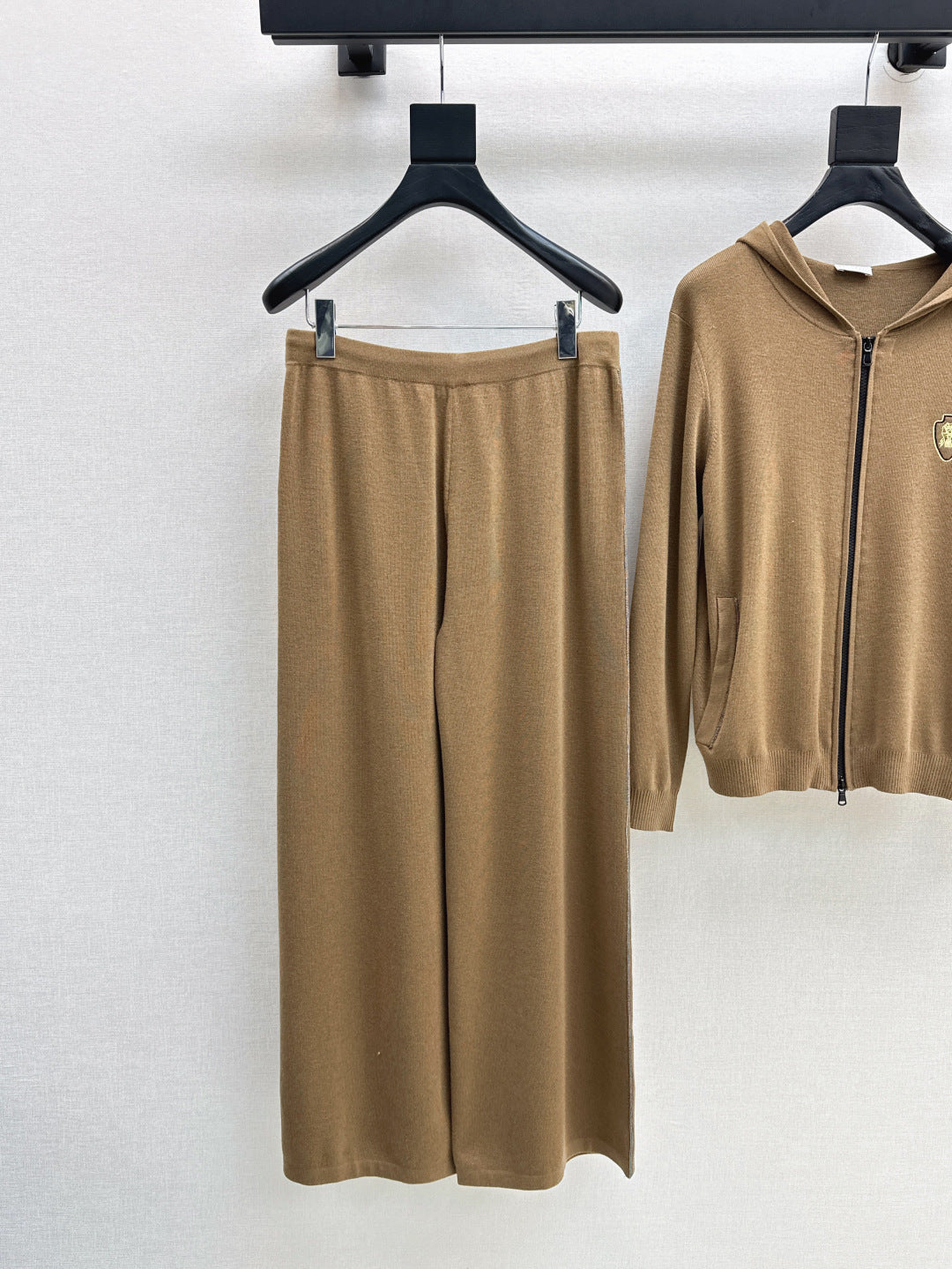 Brune 25fw knitted suit