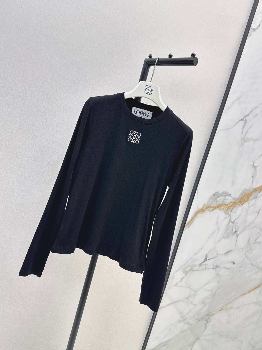 Loe 25fw knitted sweater