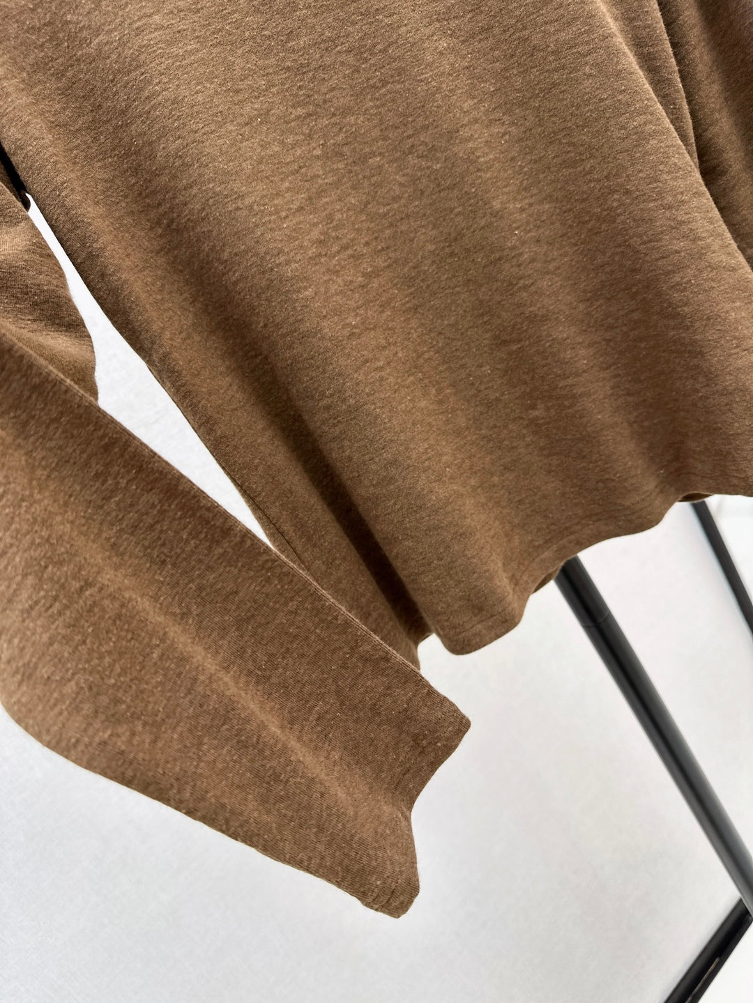 Loe 25fw knitted sweater