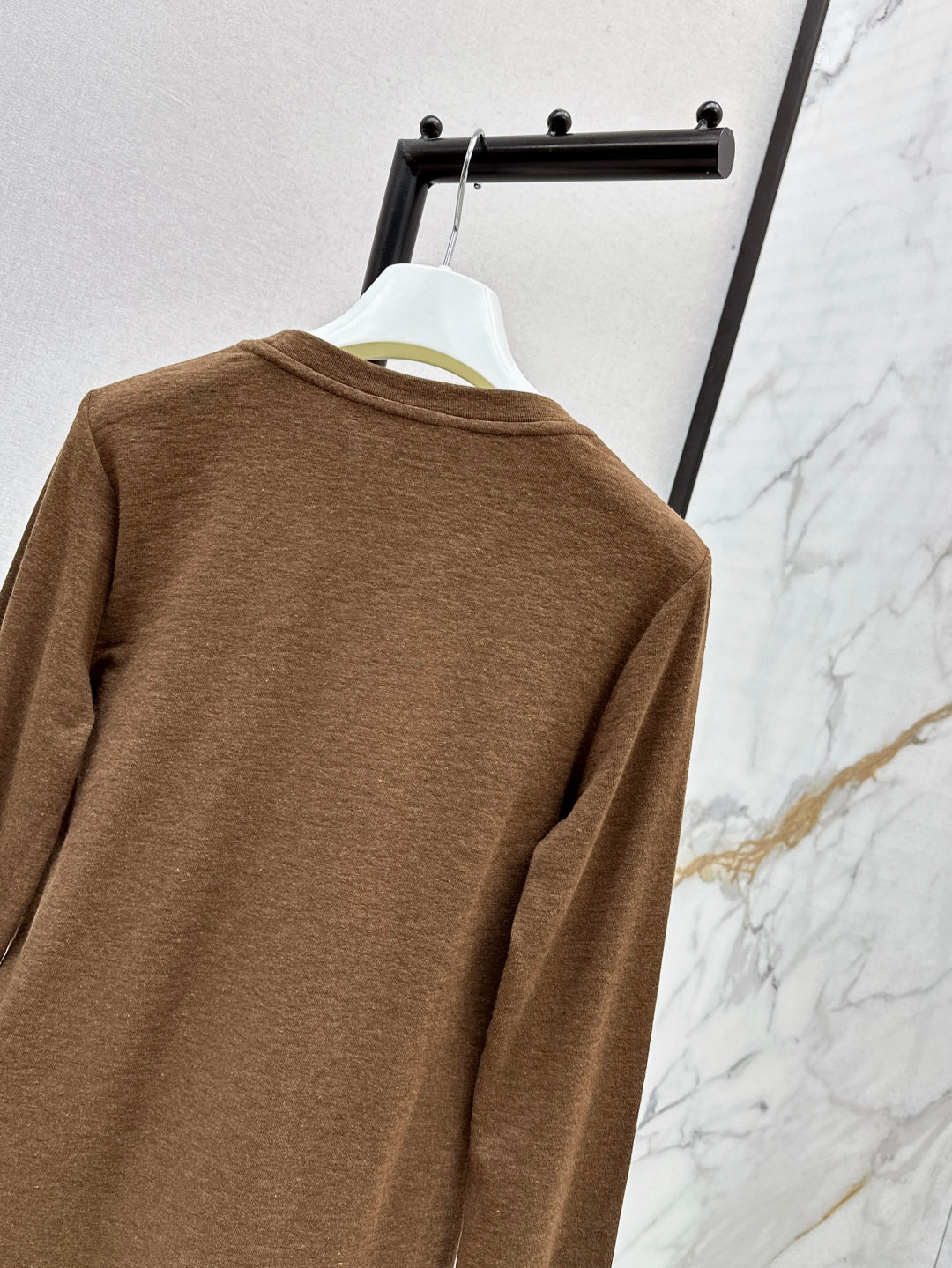 Loe 25fw knitted sweater