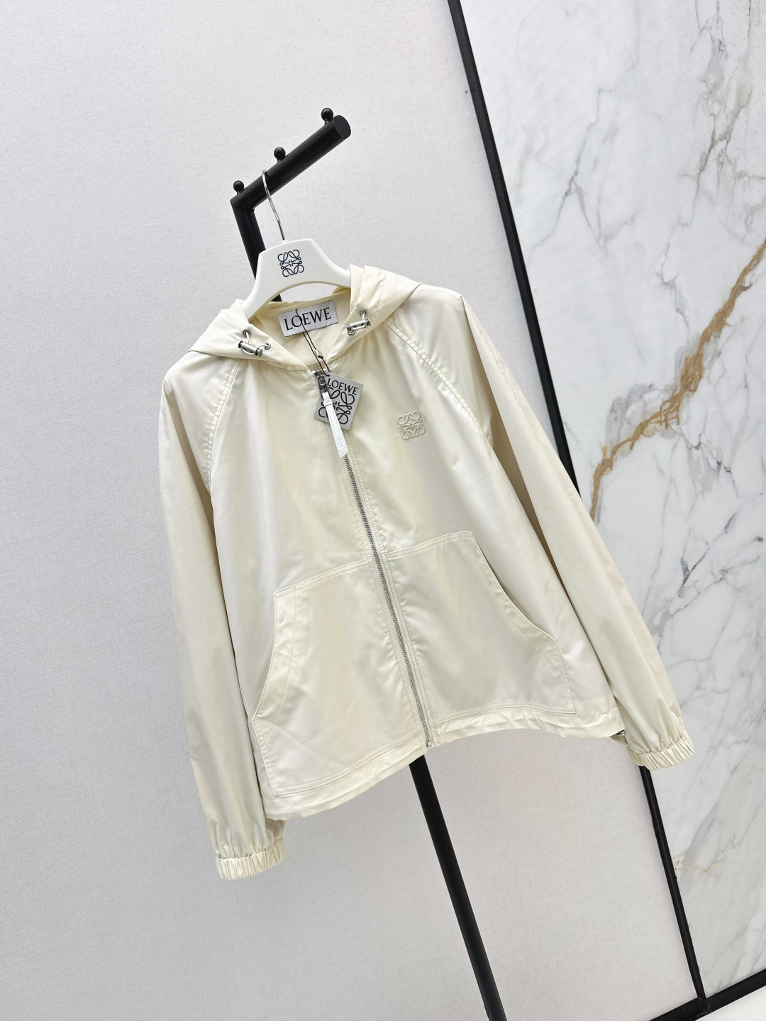 Loe 25fw hooded jacket
