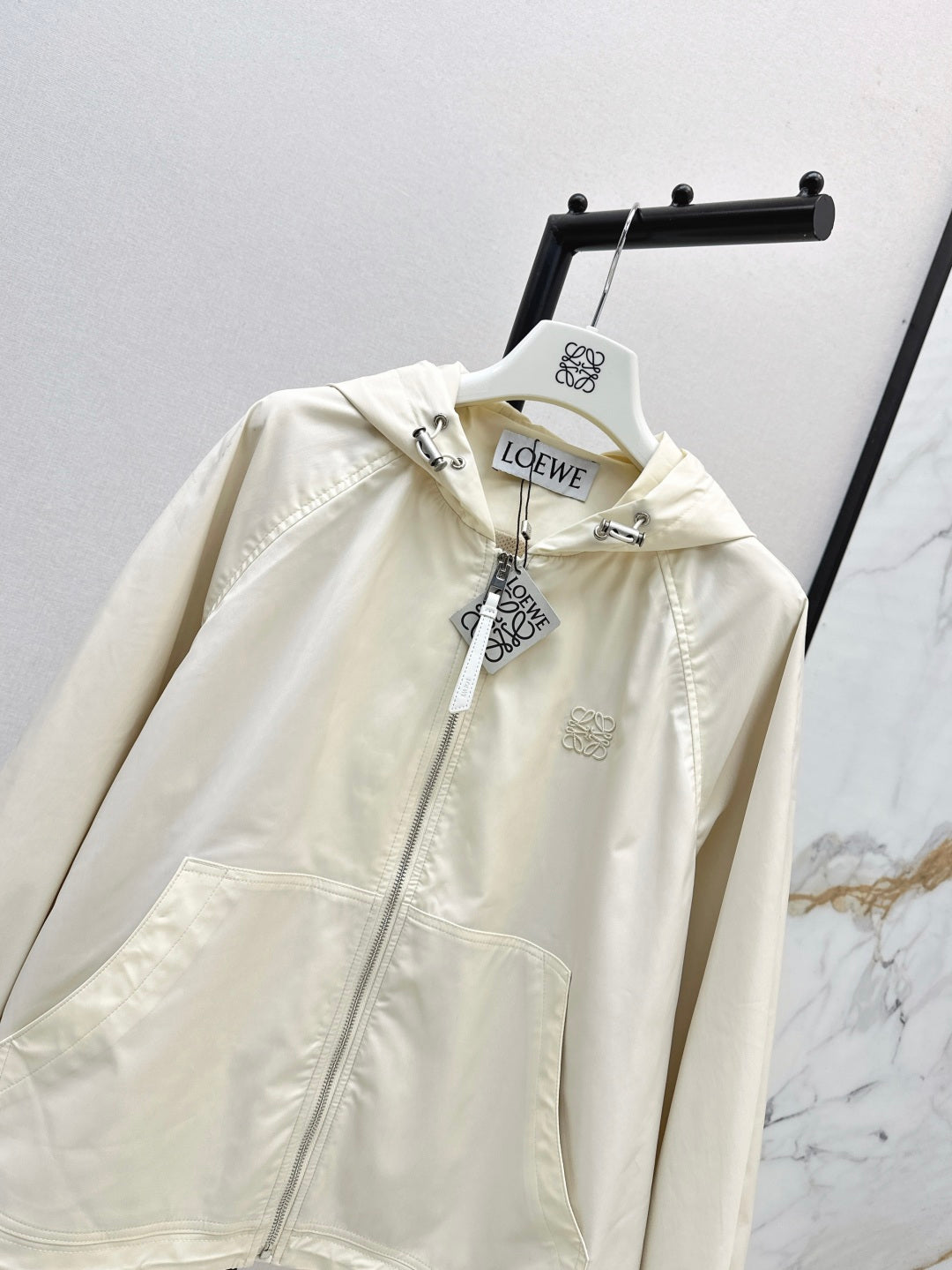 Loe 25fw hooded jacket