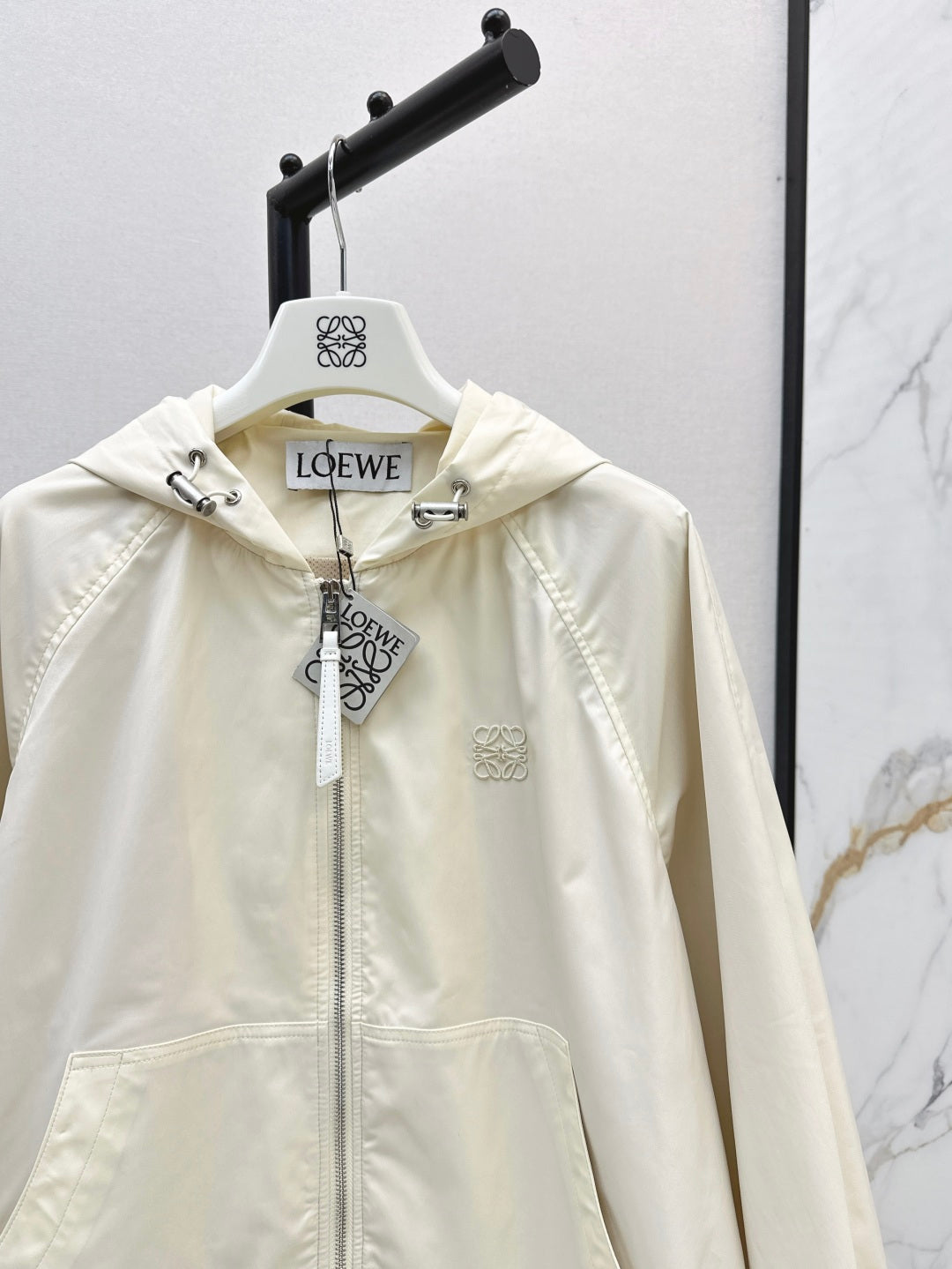 Loe 25fw hooded jacket