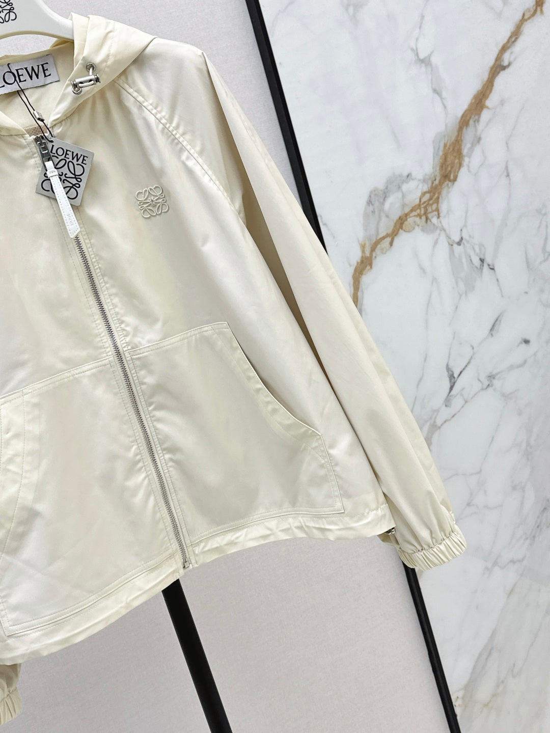 Loe 25fw hooded jacket