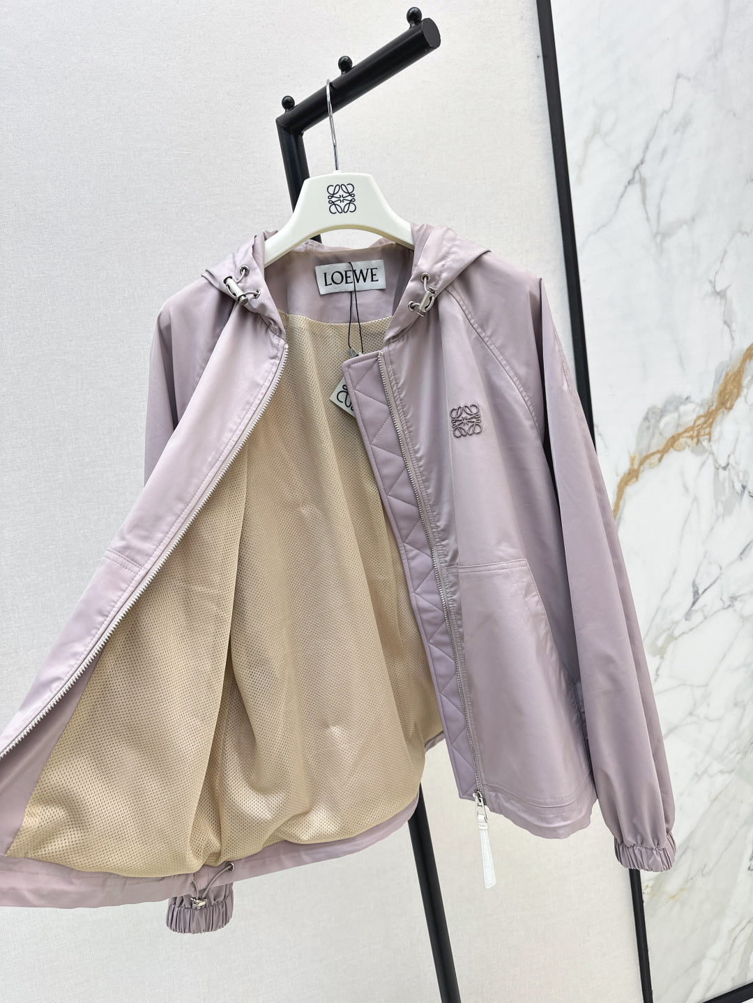 Loe 25fw hooded jacket