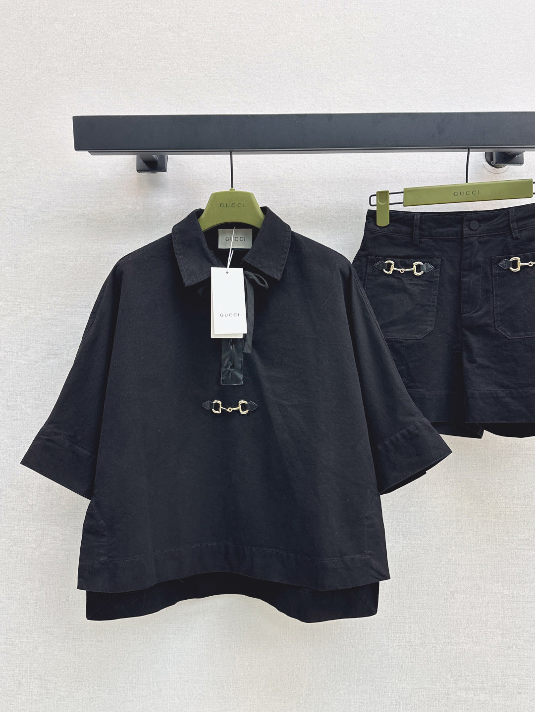 Guc 25fw suit