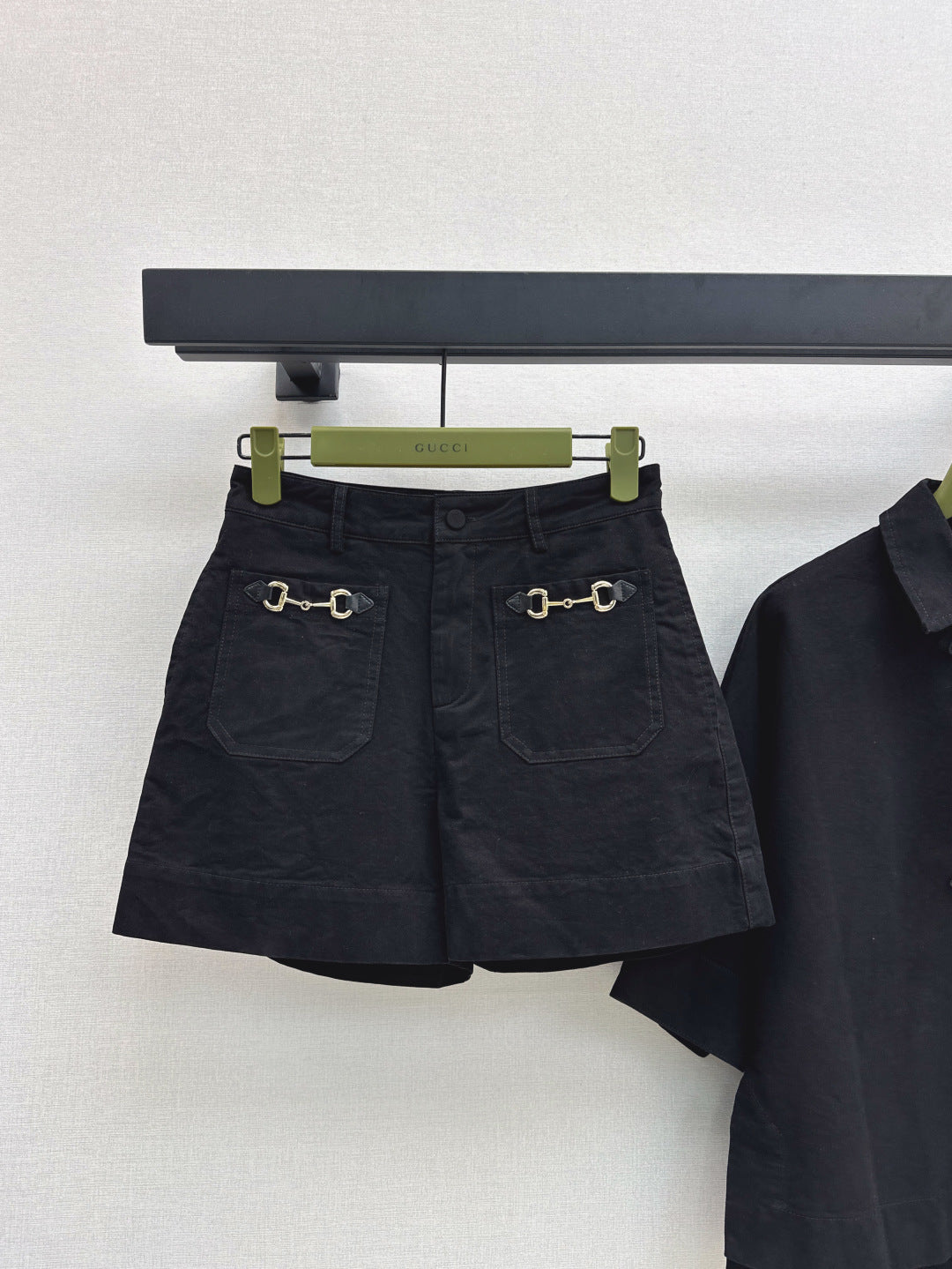 Guc 25fw suit