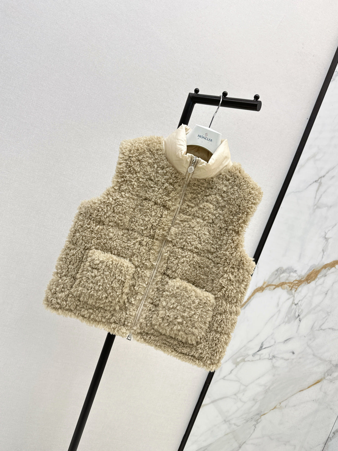 Monc 25fw down vest