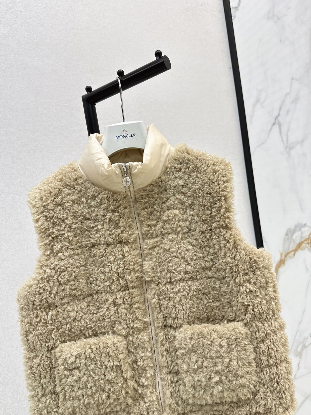 Monc 25fw down vest