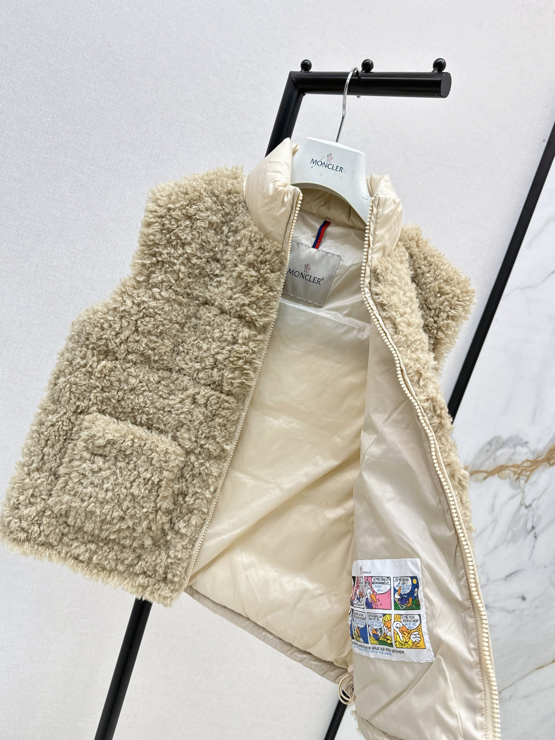 Monc 25fw down vest