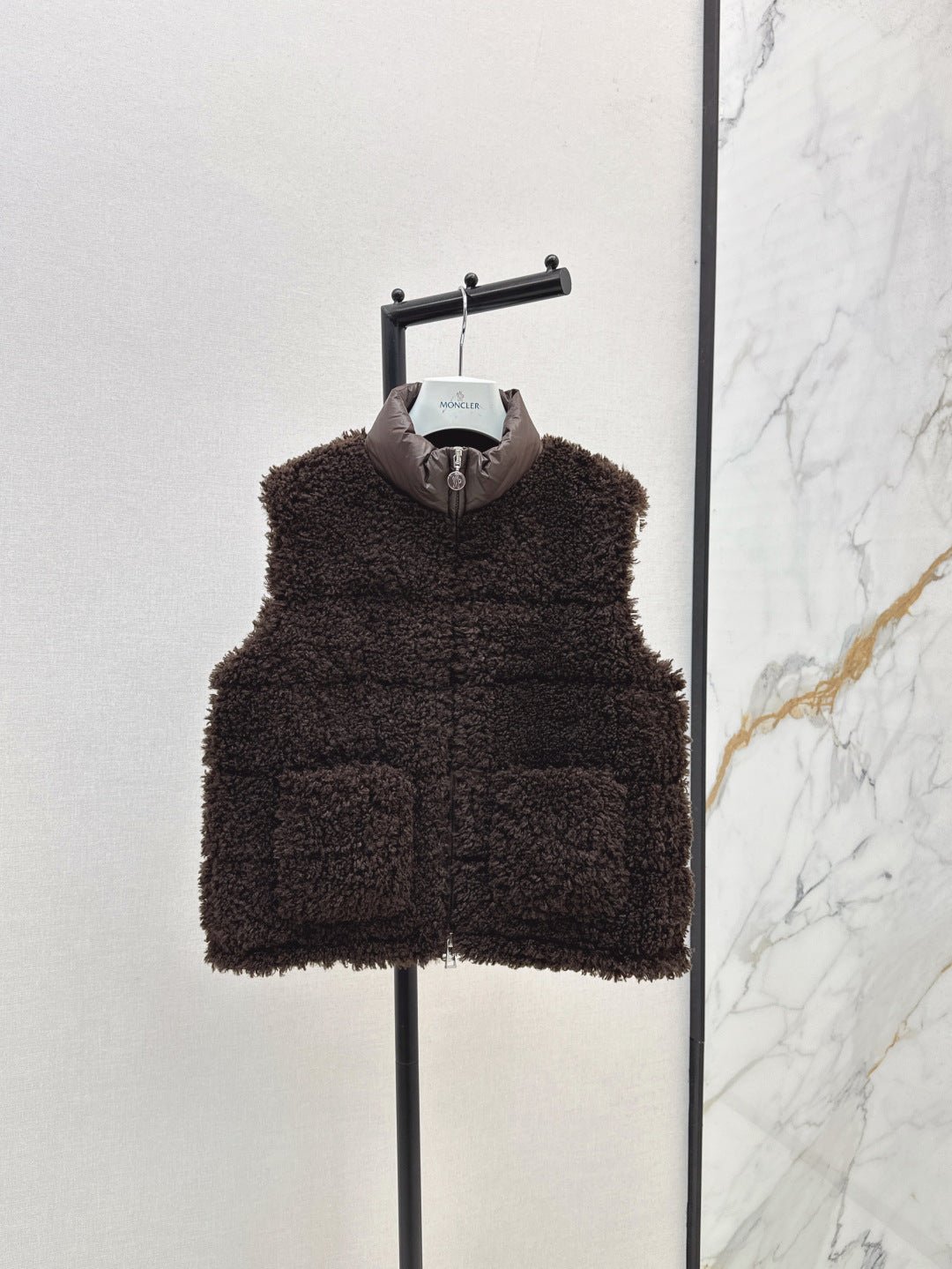 Monc 25fw down vest