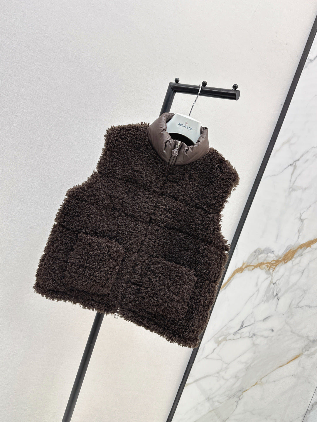Monc 25fw down vest