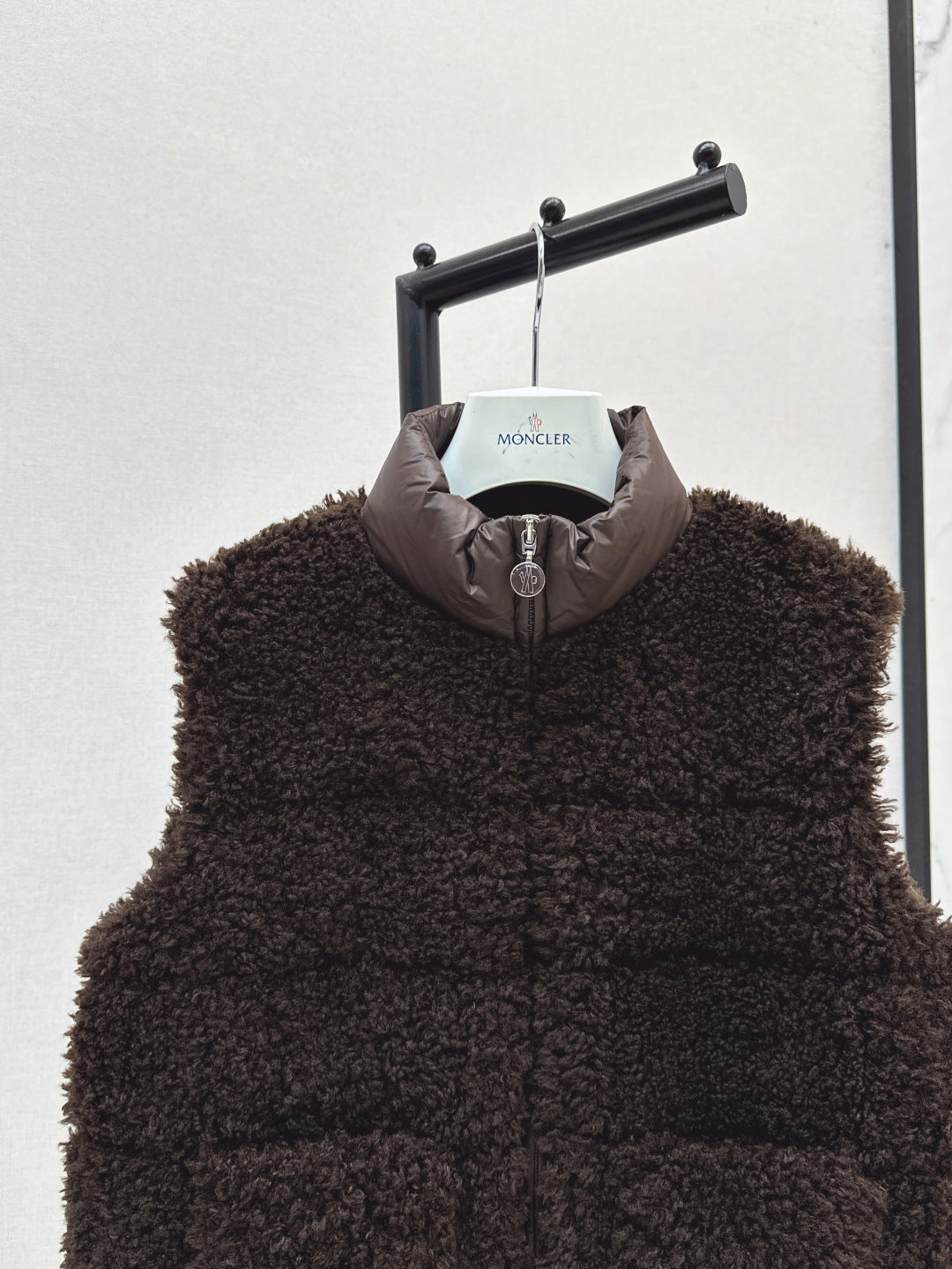 Monc 25fw down vest