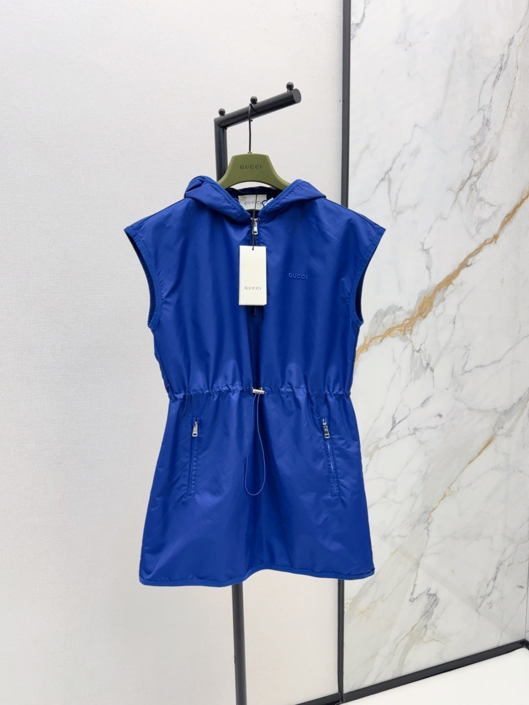 Guc 25fw sleeveless dress