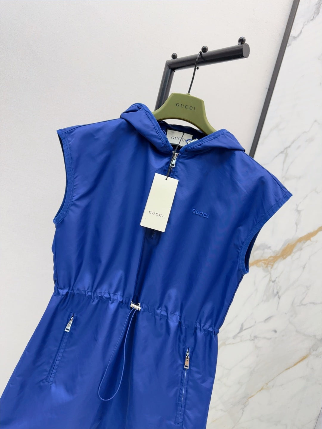 Guc 25fw sleeveless dress