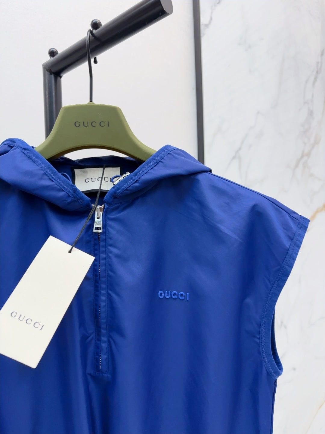 Guc 25fw sleeveless dress