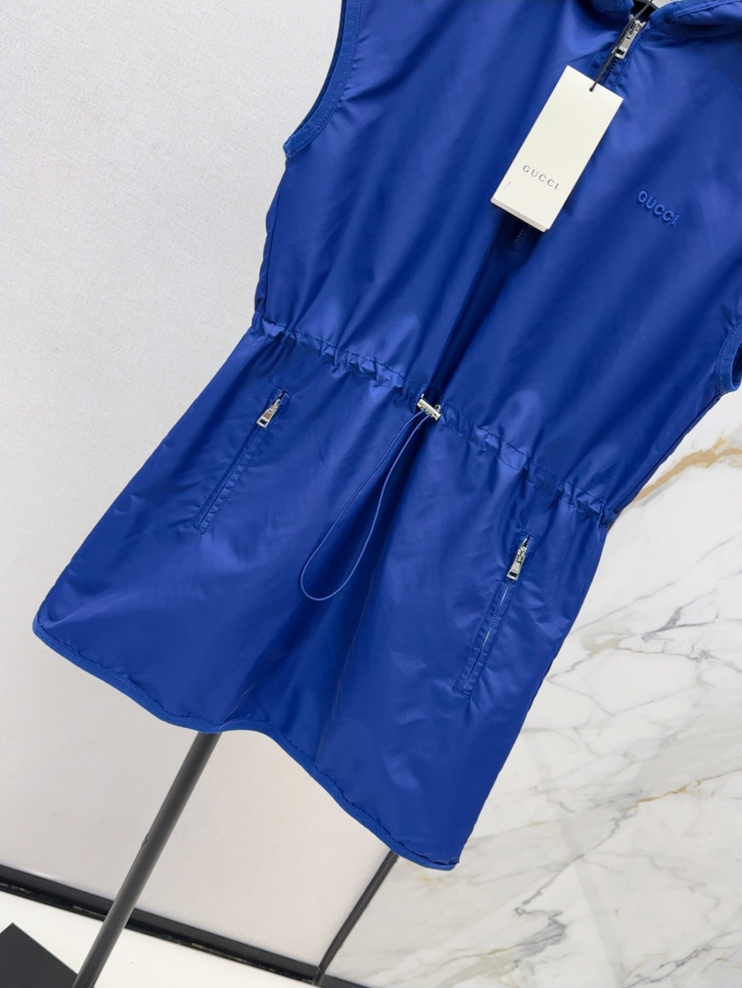 Guc 25fw sleeveless dress