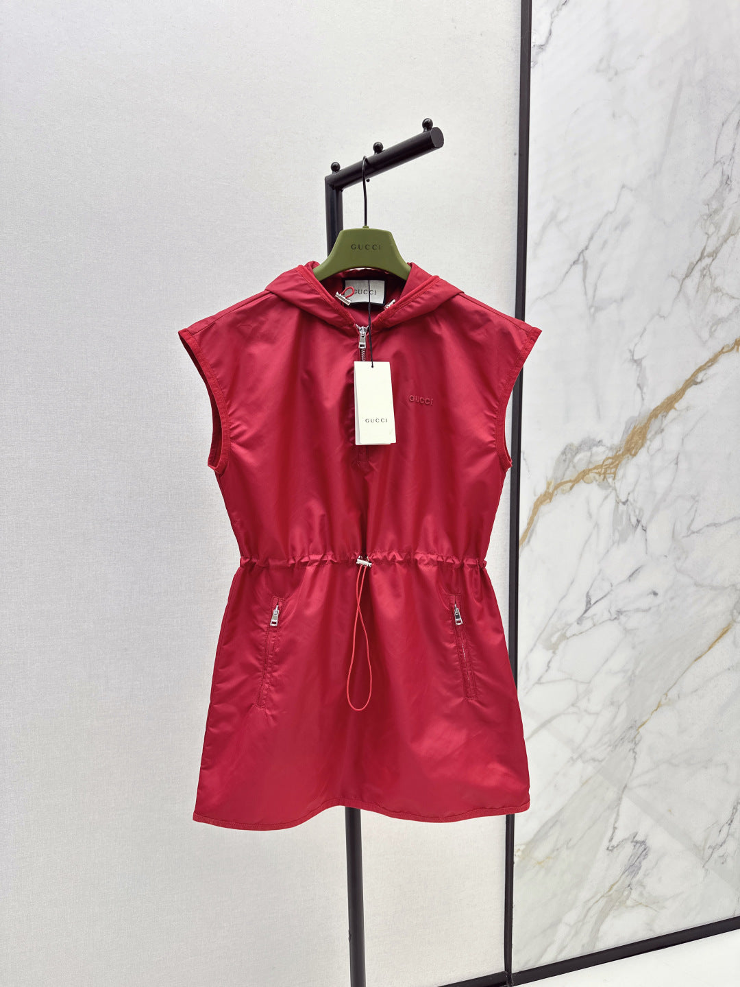 Guc 25fw sleeveless dress