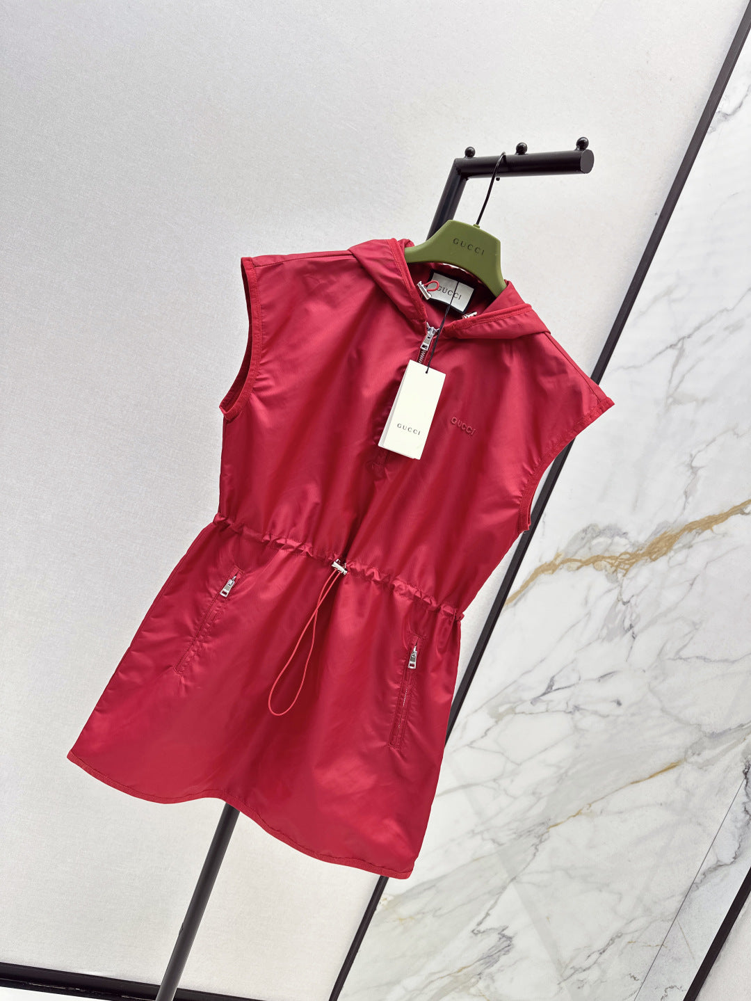 Guc 25fw sleeveless dress