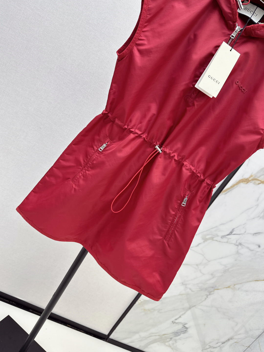 Guc 25fw sleeveless dress