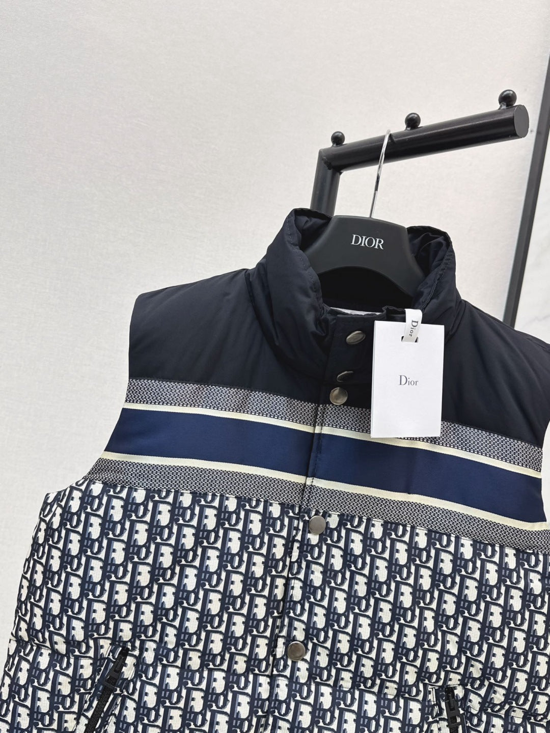 CD 25fw down vest