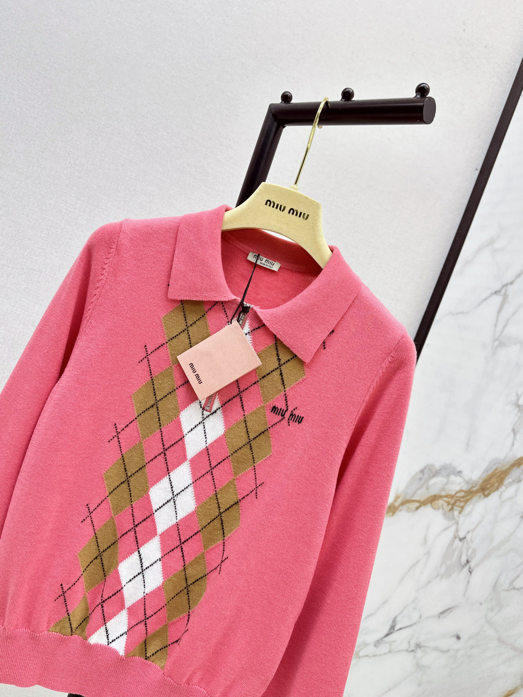 Miu 25fw knitted sweater