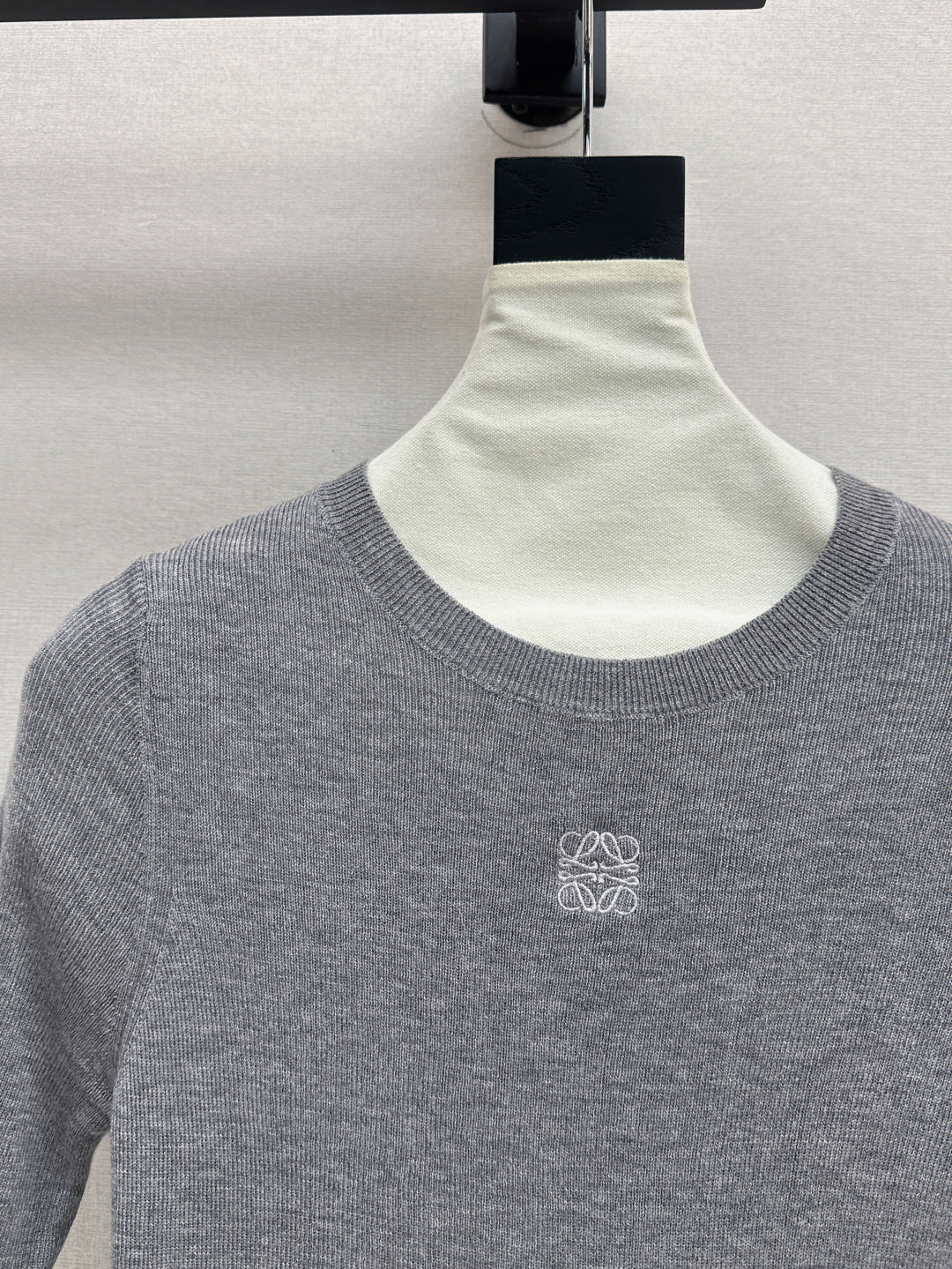 Loe 25fw knitted sweater