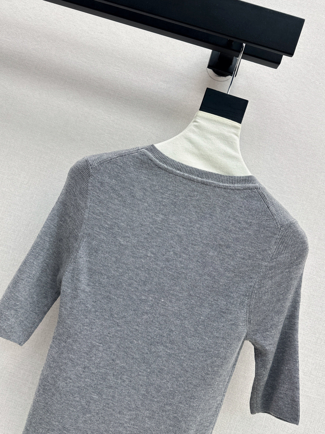 Loe 25fw knitted sweater