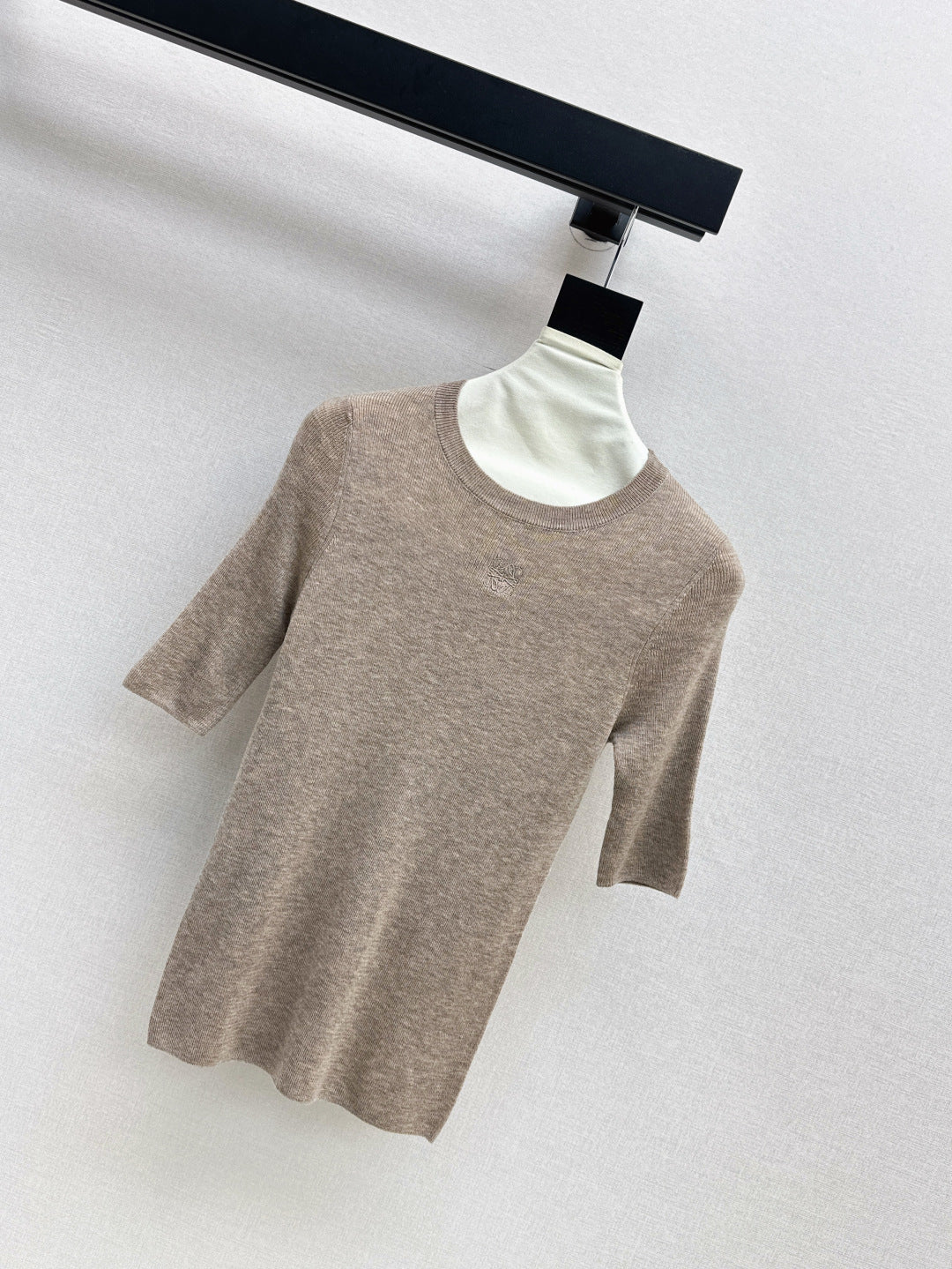 Loe 25fw knitted sweater